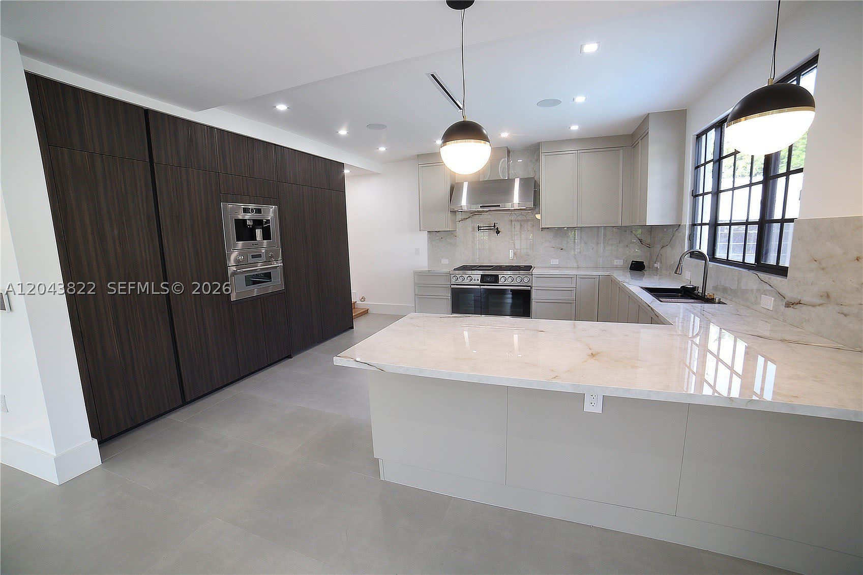 1345 Hollywood Blvd – photo 1