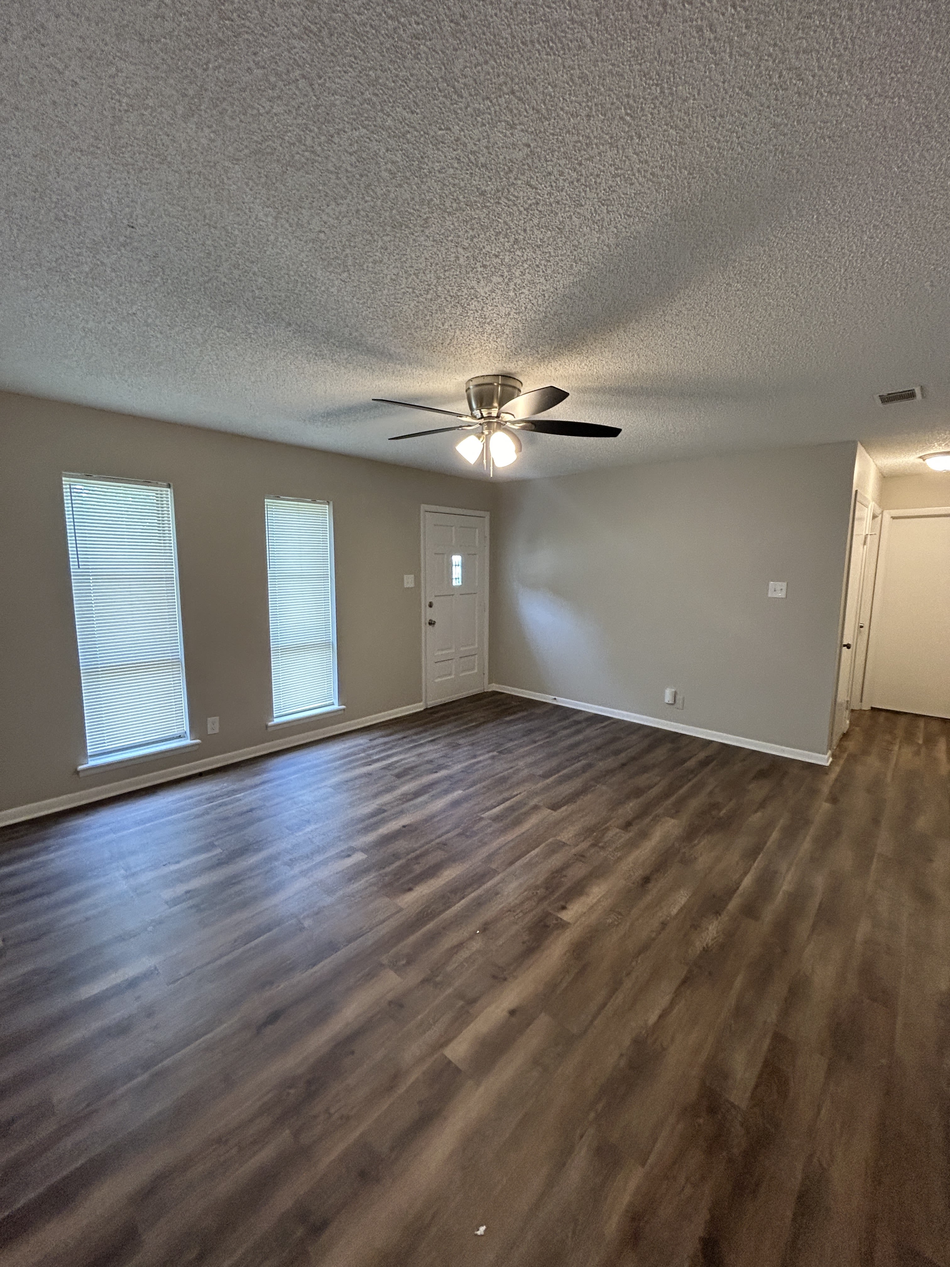 205 Timberline Dr – photo 2