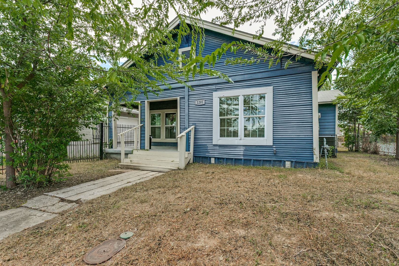 Renovated 3 Bedroom Home In Denver Heights – photo 1