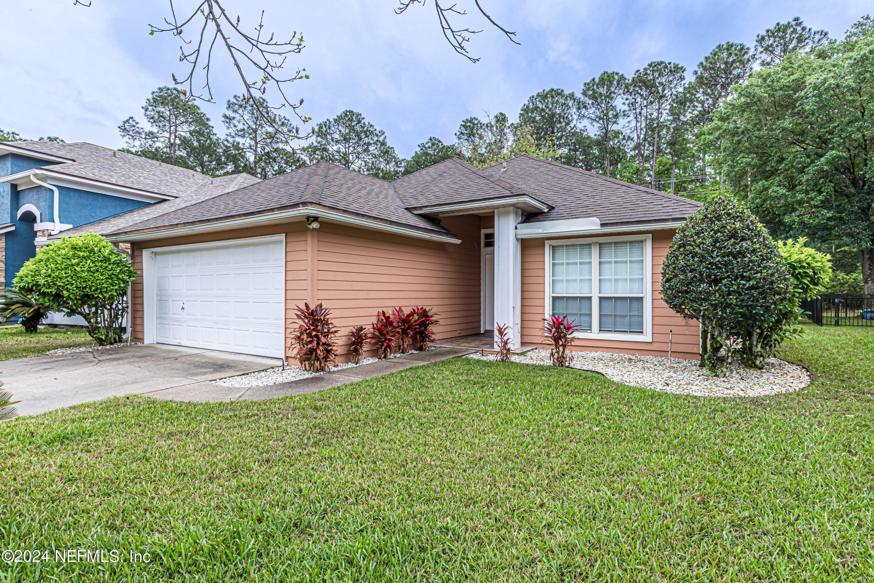 2243 Trailwood Drive – photo 2