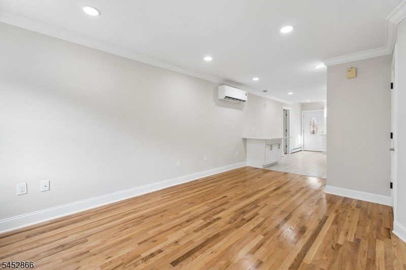 57 Greenwood Ave UNIT 2 – photo 4