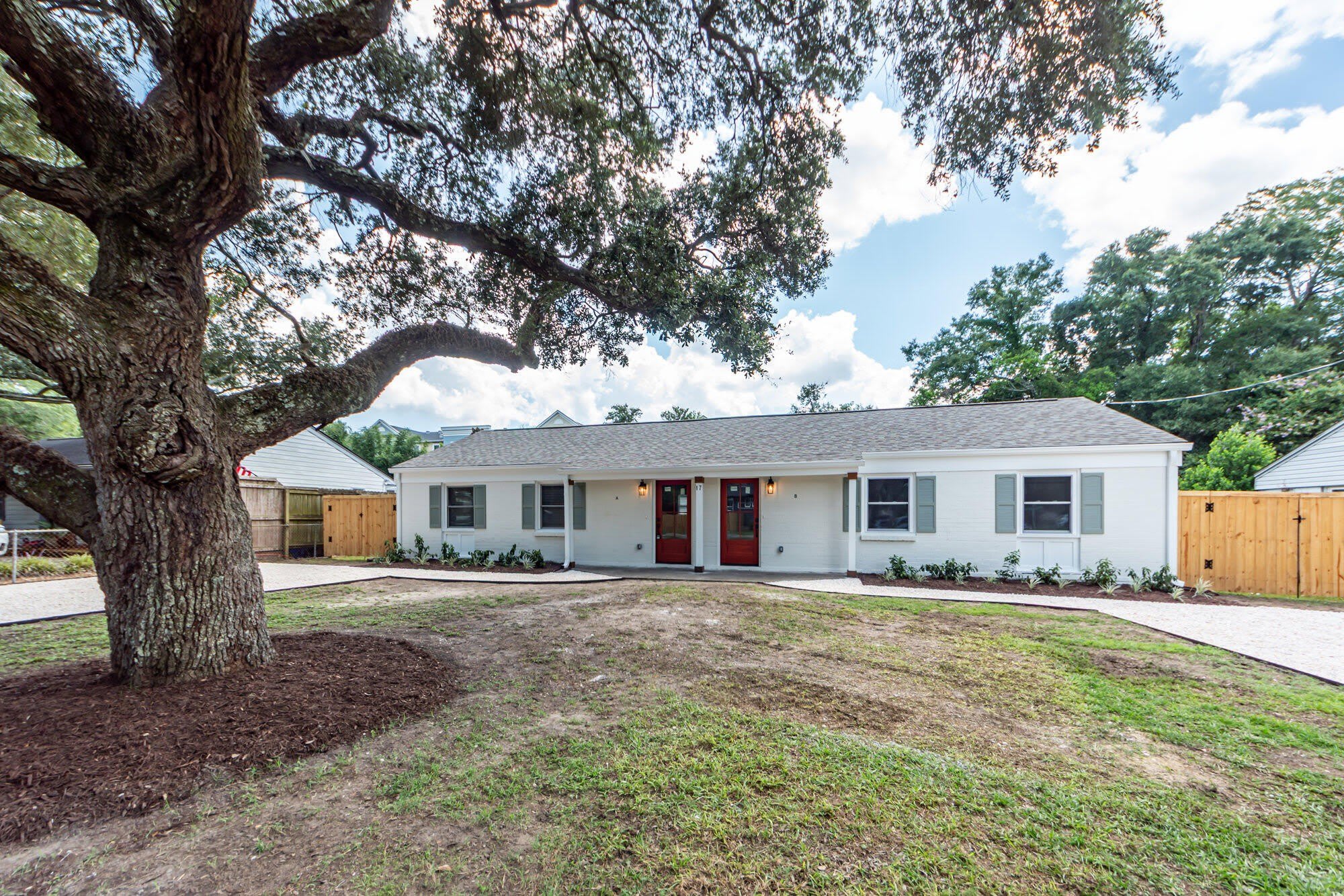 17 Vincent Drive – photo 1