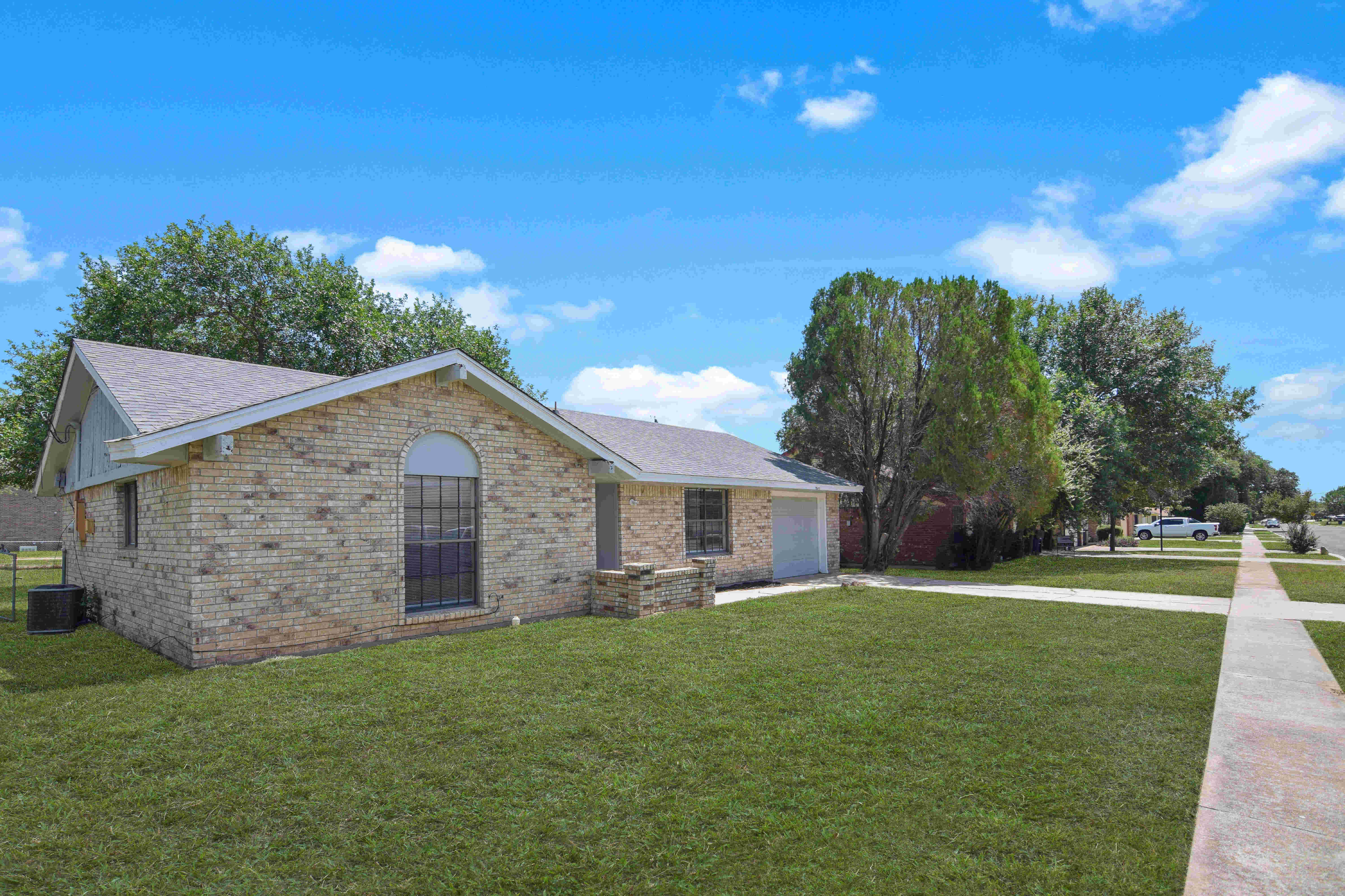 2002 Dusk Dr – photo 2