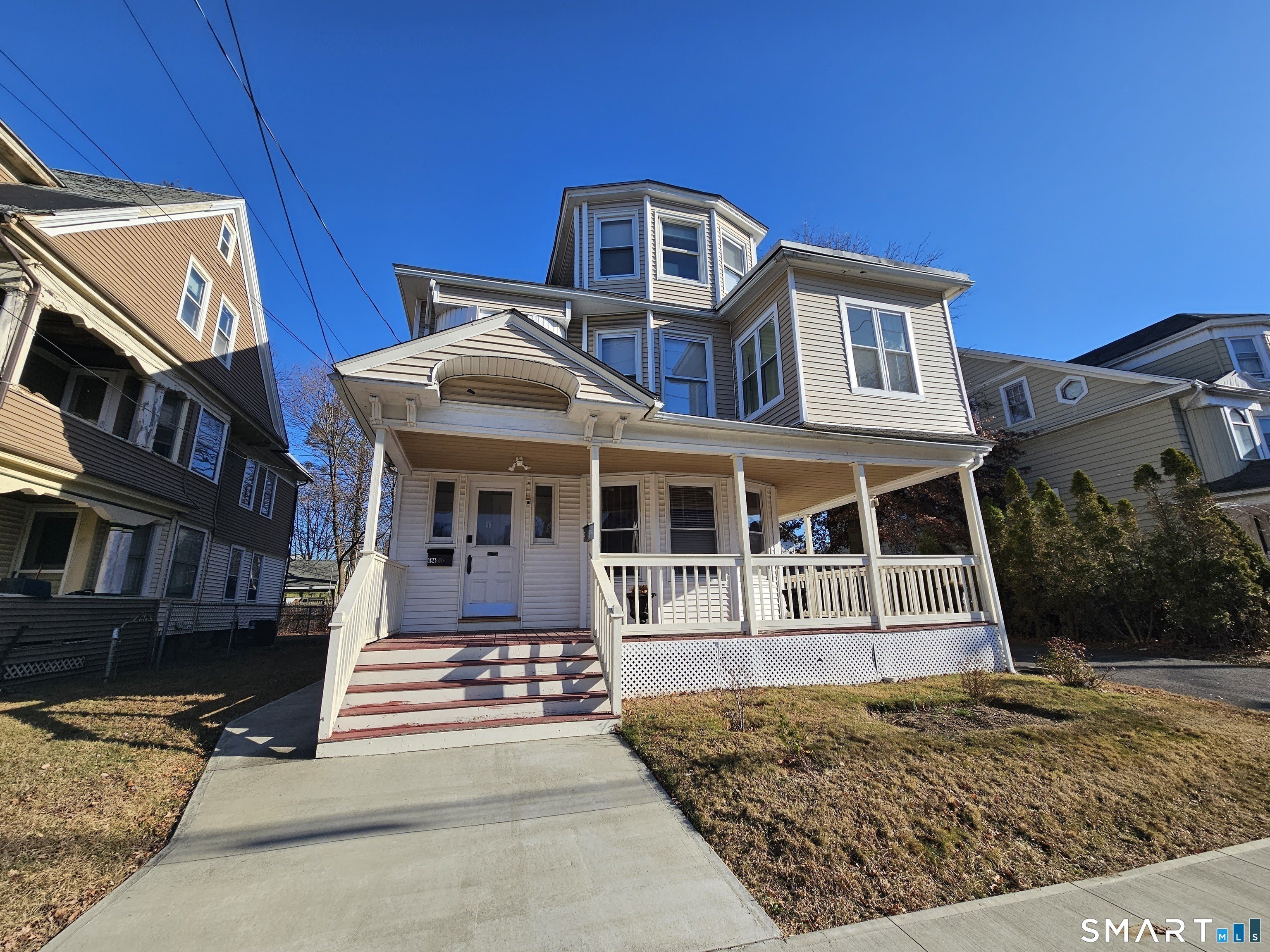 592 Laurel Avenue – photo 1