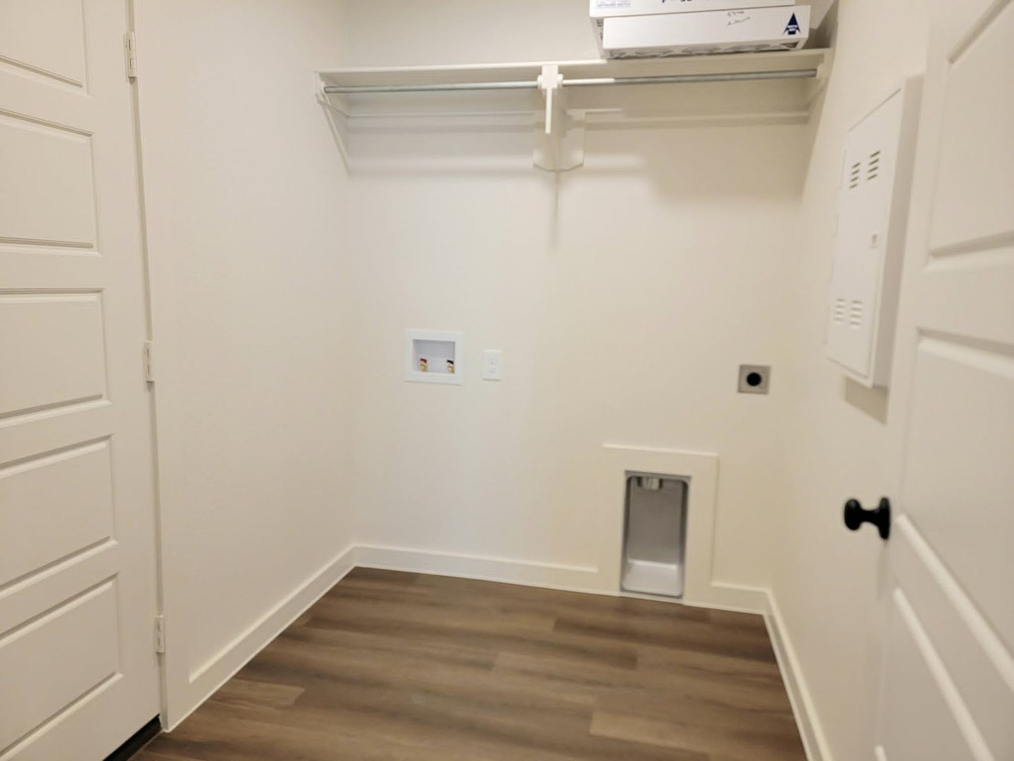 BRAND NEW 3 Bedroom 2 Bath 2 Car Garage – photo 3