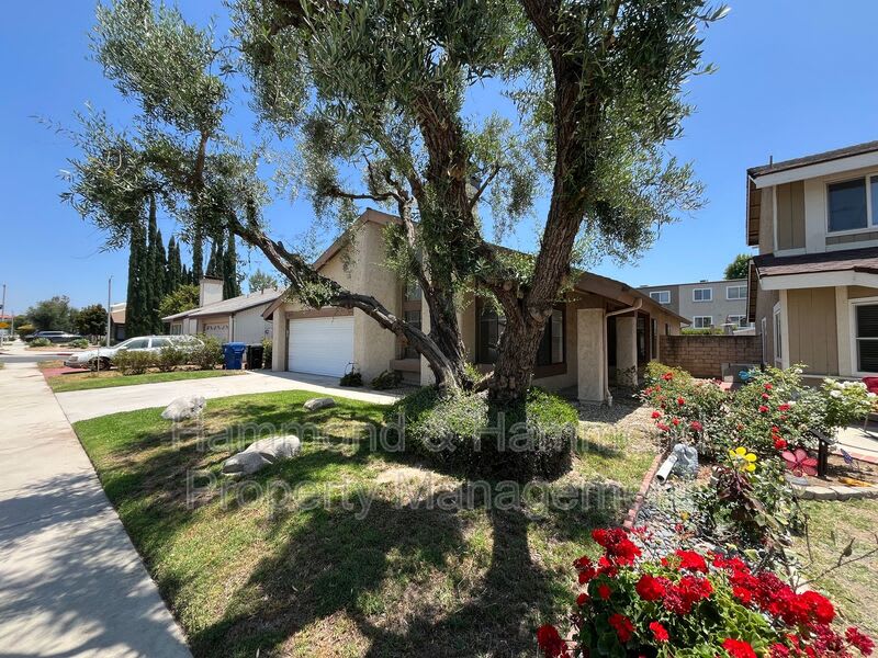 21812 Vintage St – photo 2