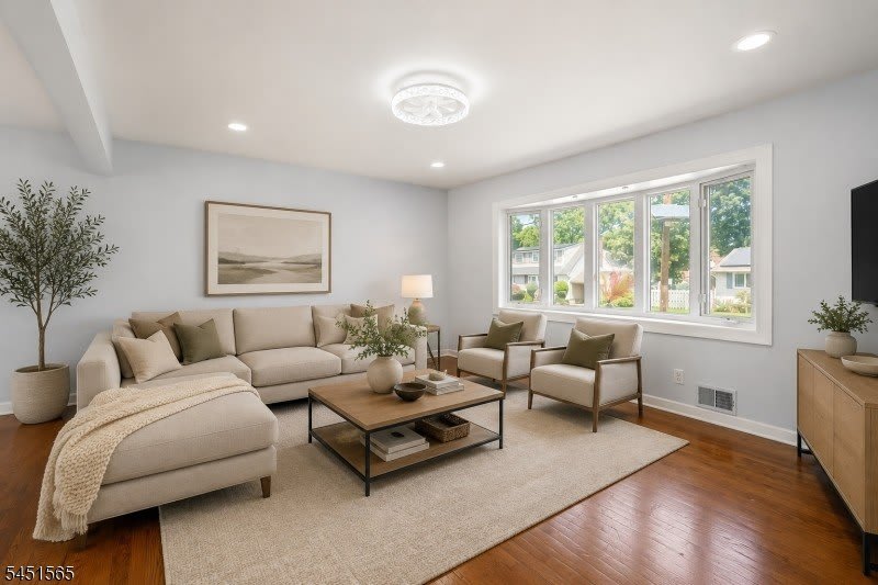18 Deerwood Ave – photo 4