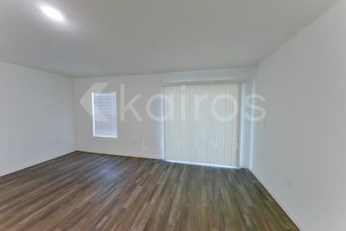 466 Norwood Avenue South – photo 2