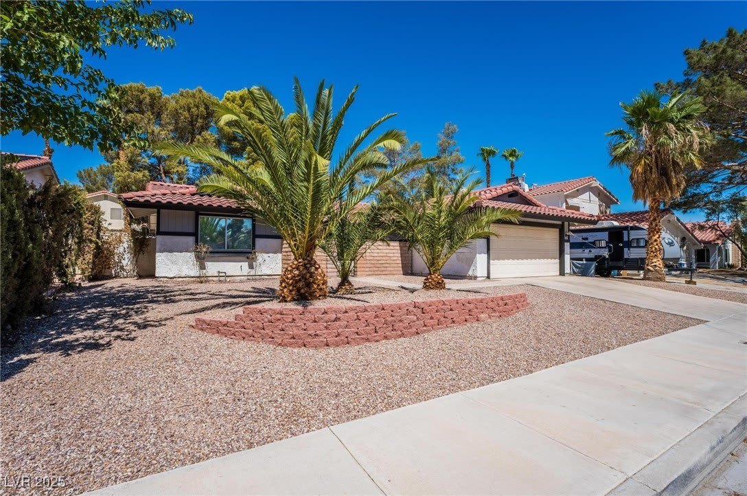 7439 Trudy Lane – photo 1