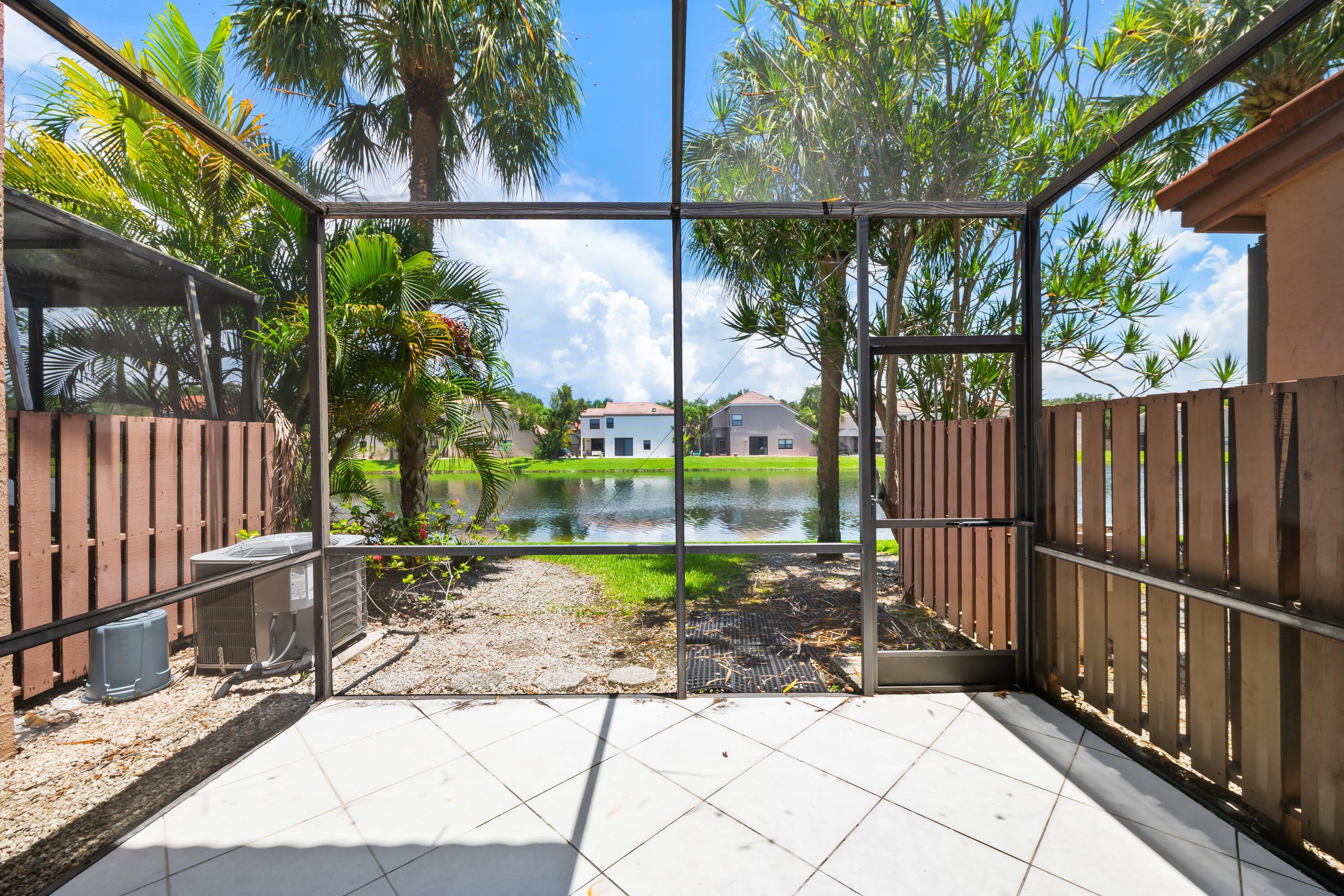 10691 NW 14th Street – photo 4