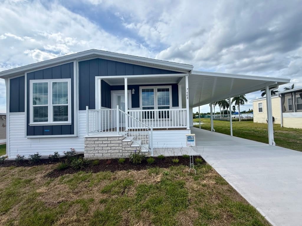 7608 Lakeshore Drive – photo 1