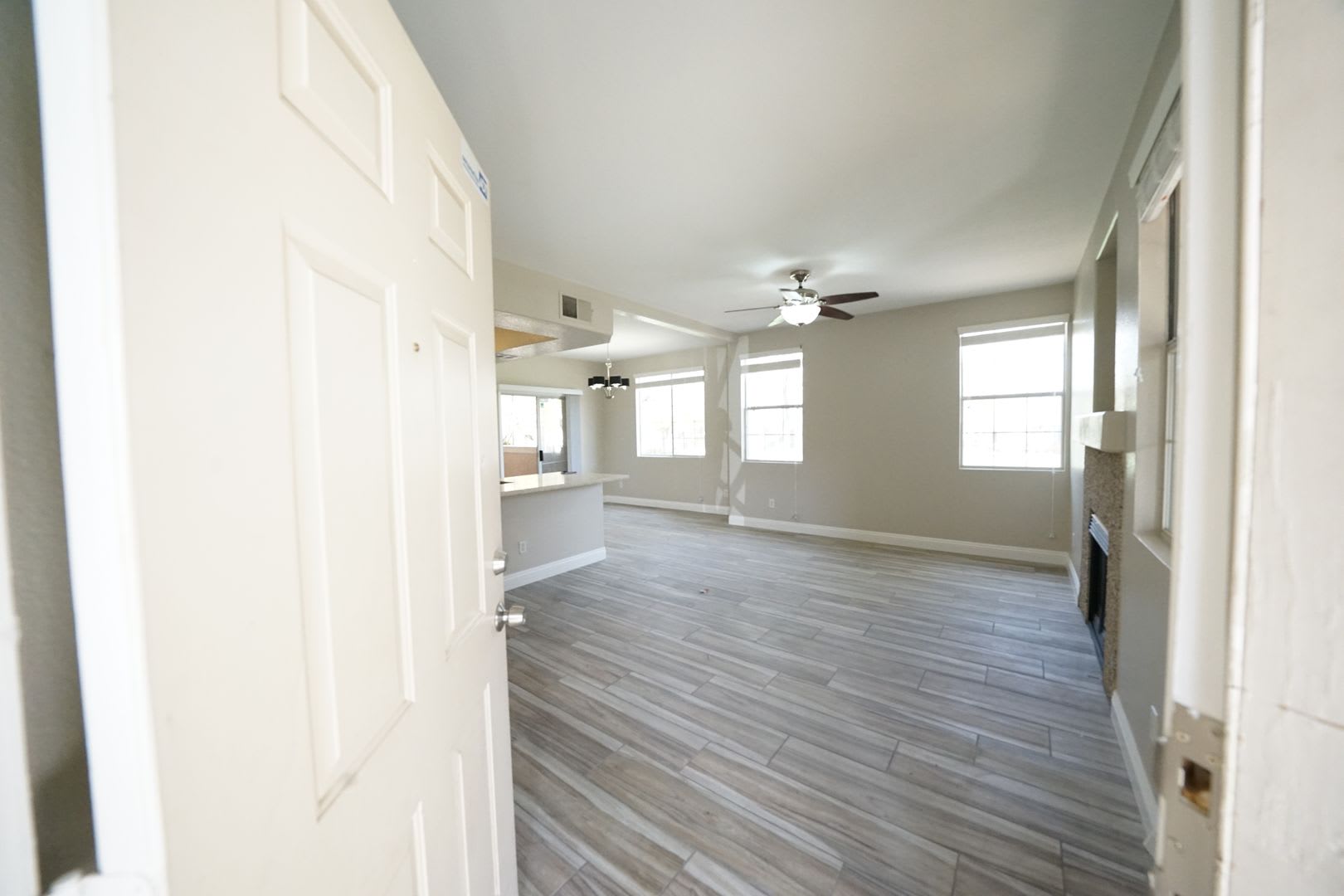 SHOWINGS AVAILABLE NOW – photo 4