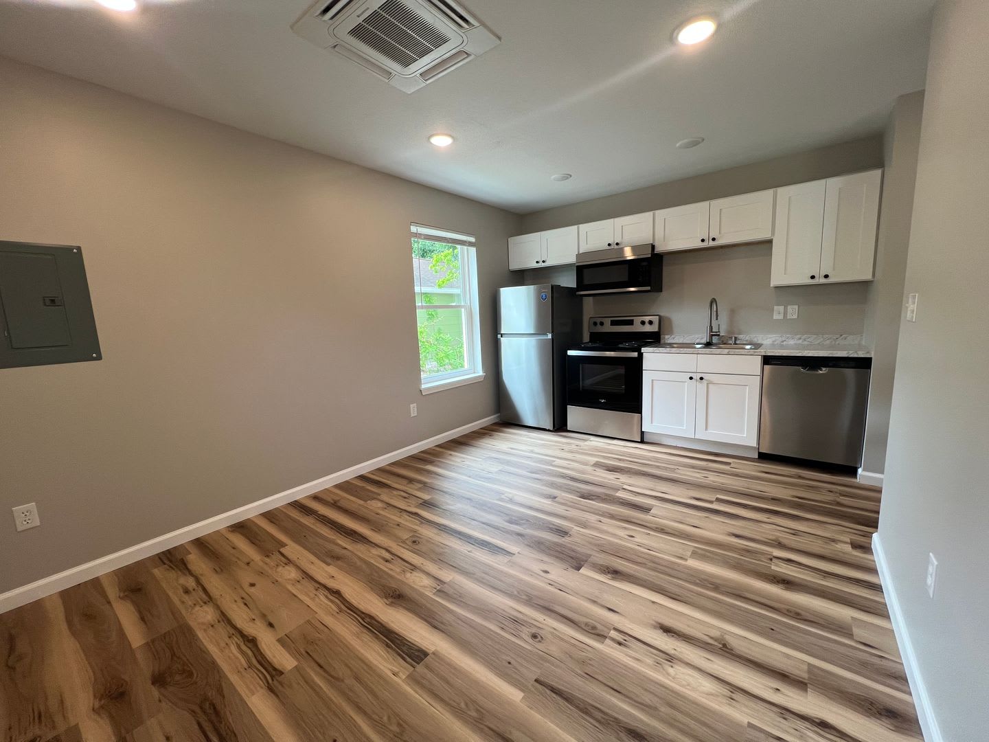 1 bedroom 1 bathroom – photo 2