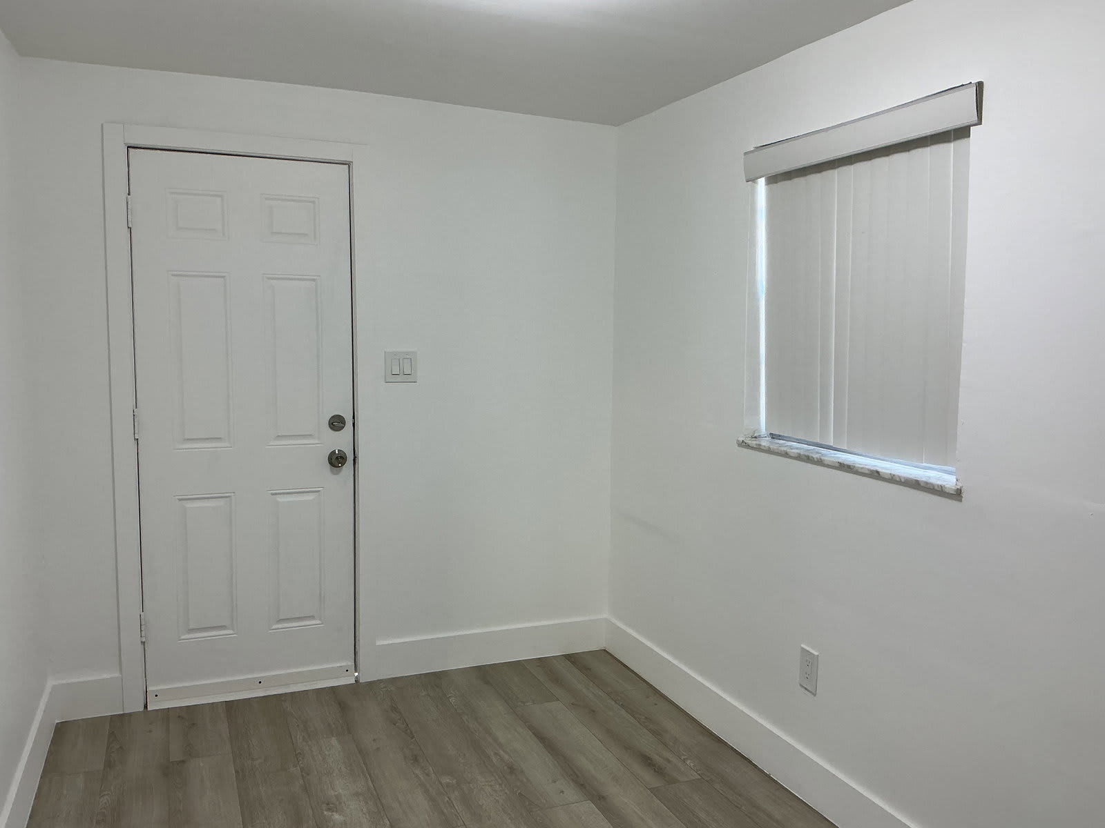 2605 Avenue F – photo 4