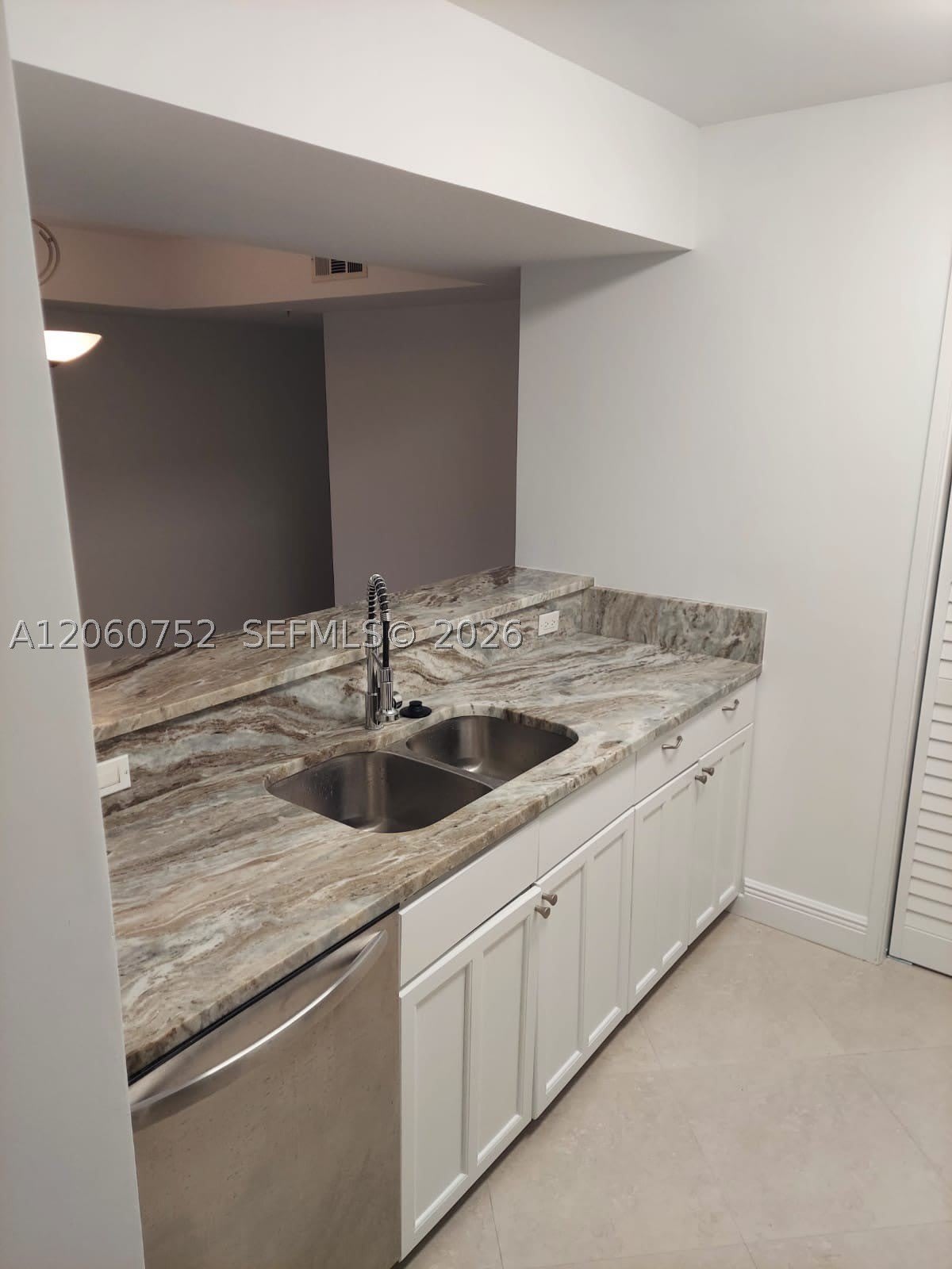 800 Scotia Dr – photo 3