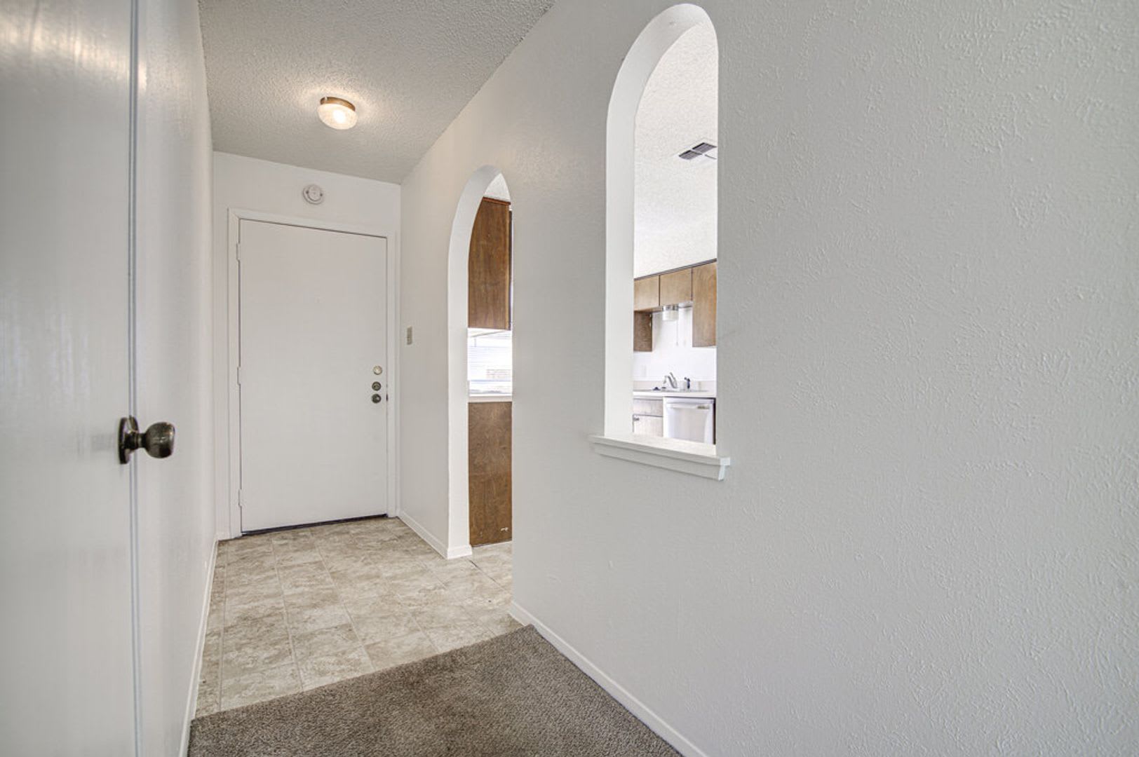 Charming 3 Bed / 2 Bath Home in a Prime Northwest Austin Location! – photo 4