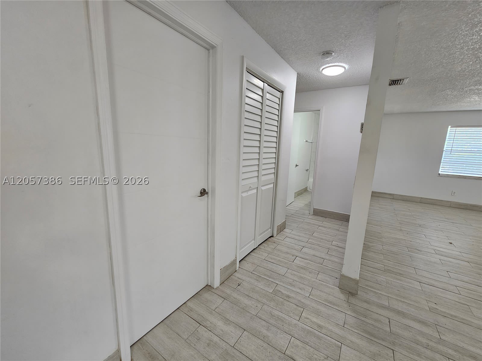 4621 SW 33rd Ave – photo 5