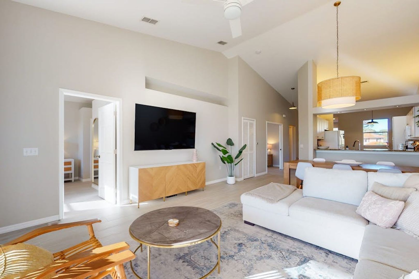 350 Robin Hood Cir. #202 – photo 3