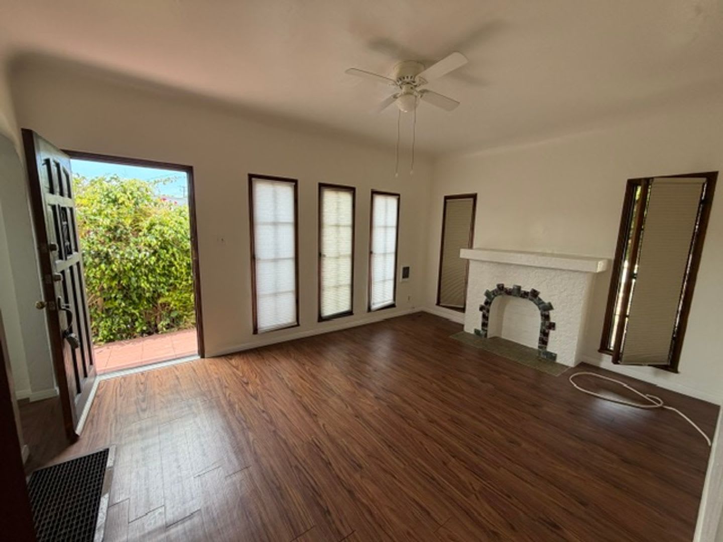 Beautiful Old Town Classic Bungalow! – photo 4