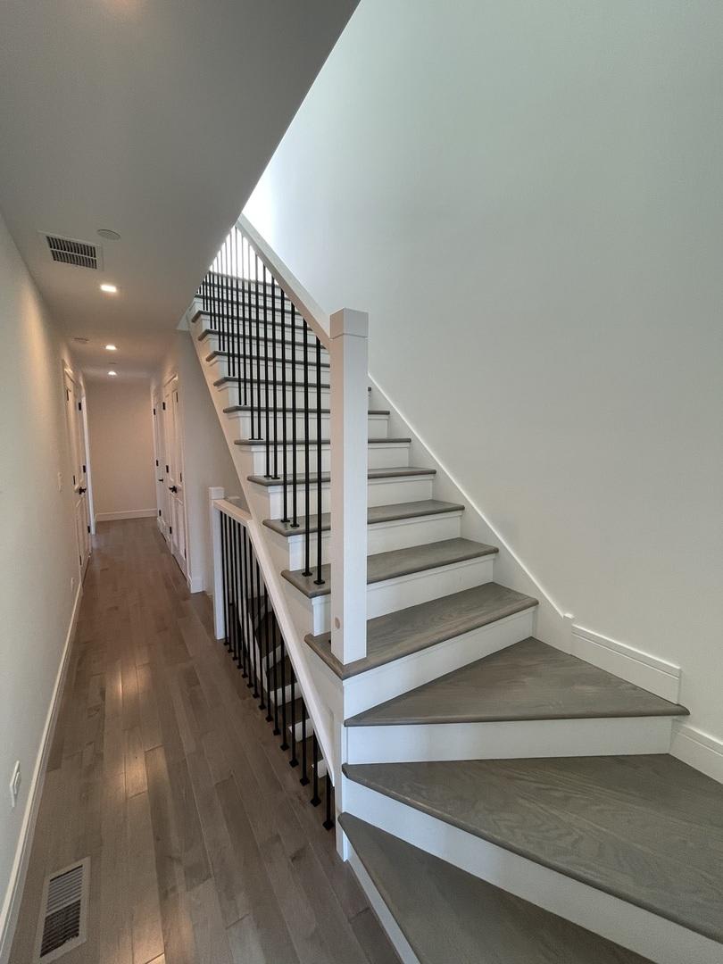 719 North Elizabeth St. – photo 5
