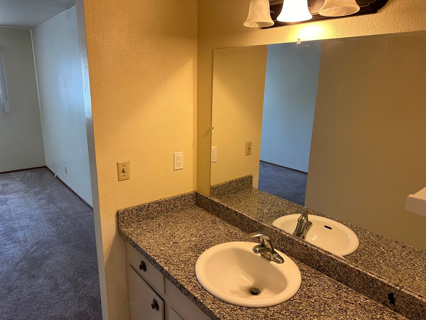 2 BEDROOM & 2 BATHROOM CASTRO VALLEY APARTMENT!! – photo 4