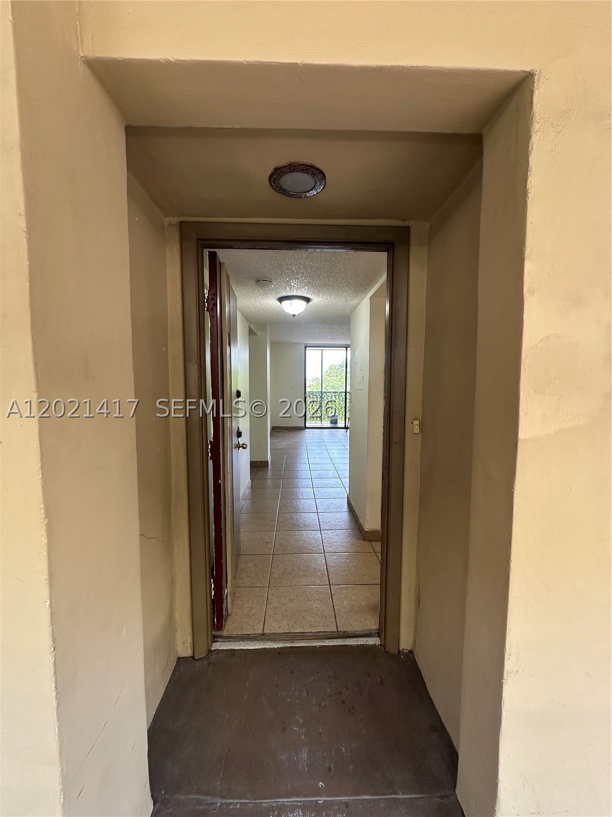 8635 Nw 8Th St – photo 2