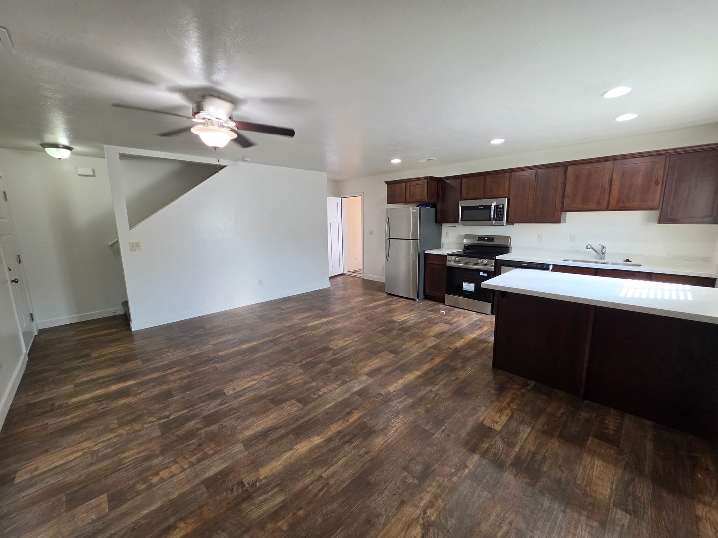 3 Bed/2 Bath Townhome for Rent in Vineyard! – photo 2