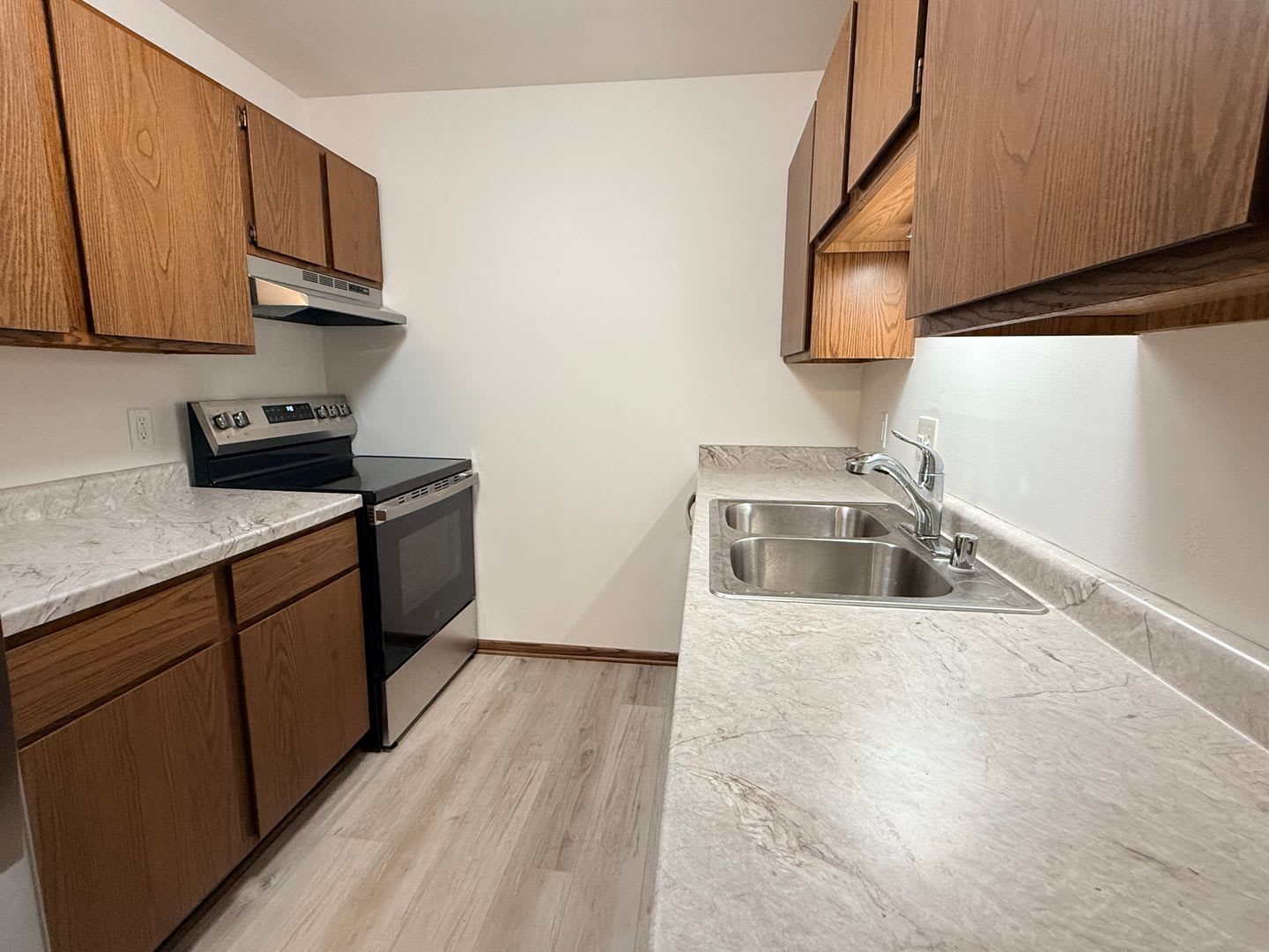 Remodeled Hartland 2 Bedroom Apartment! – photo 5