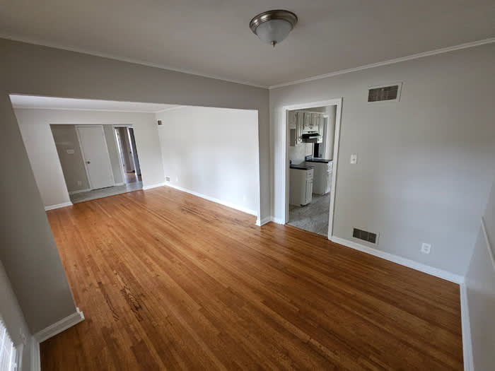 5566 Forsyth Drive – photo 4