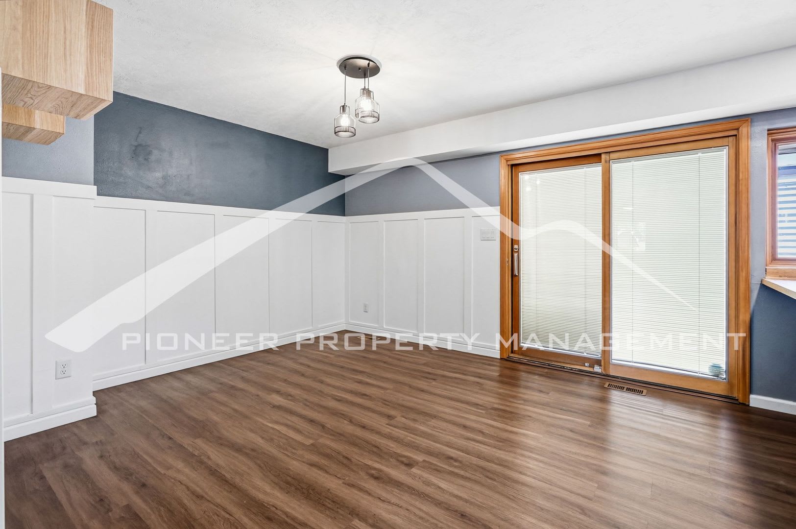 Spacious Townhouse with Washer/Dryer and Central AC – photo 4