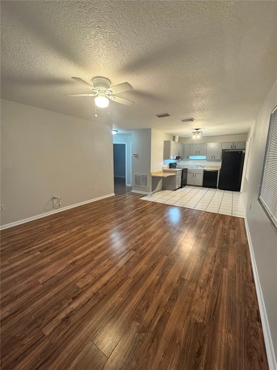 2896 MEADOW LAKE Avenue – photo 2