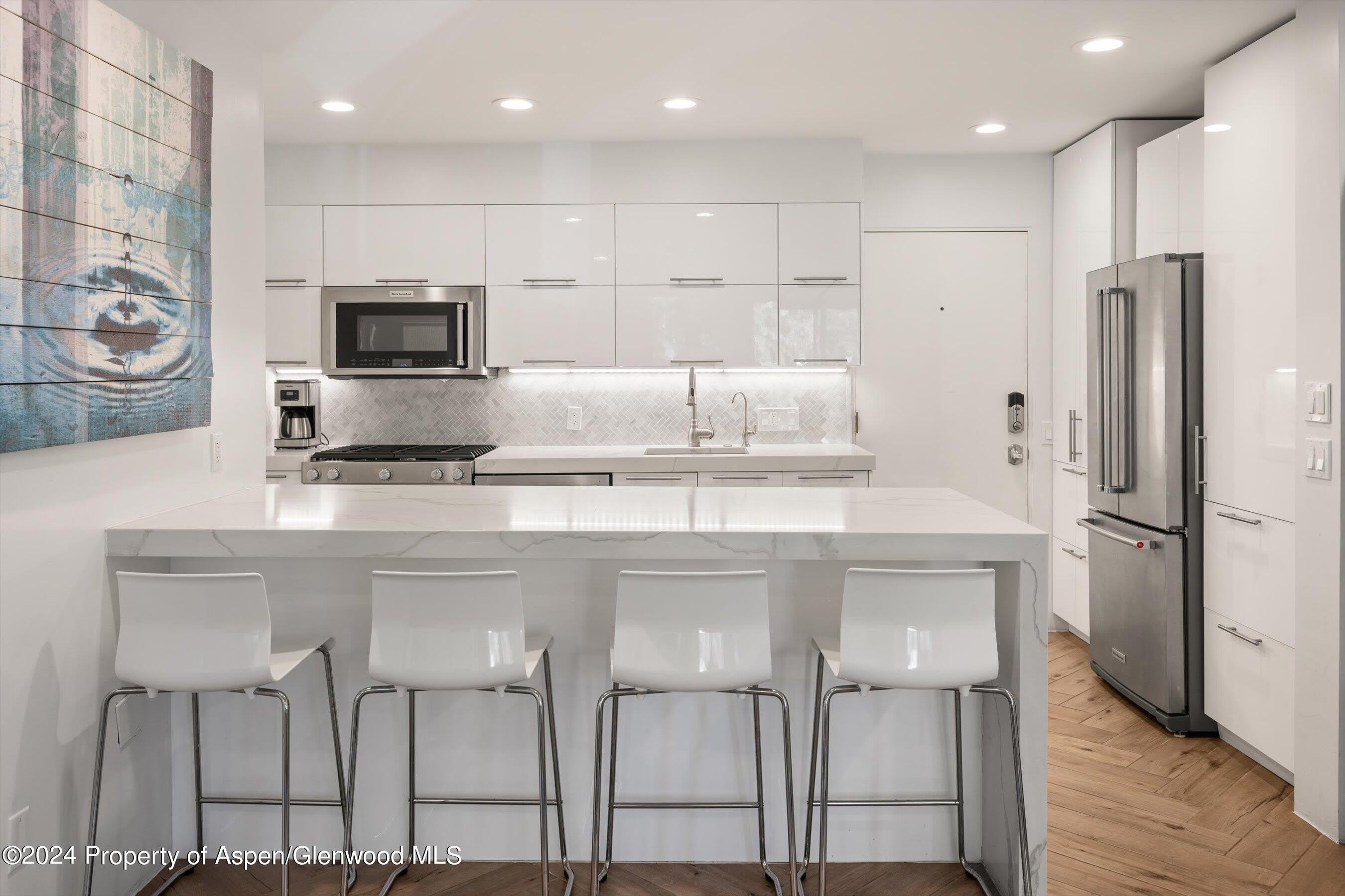 819 E Hyman Avenue – photo 4