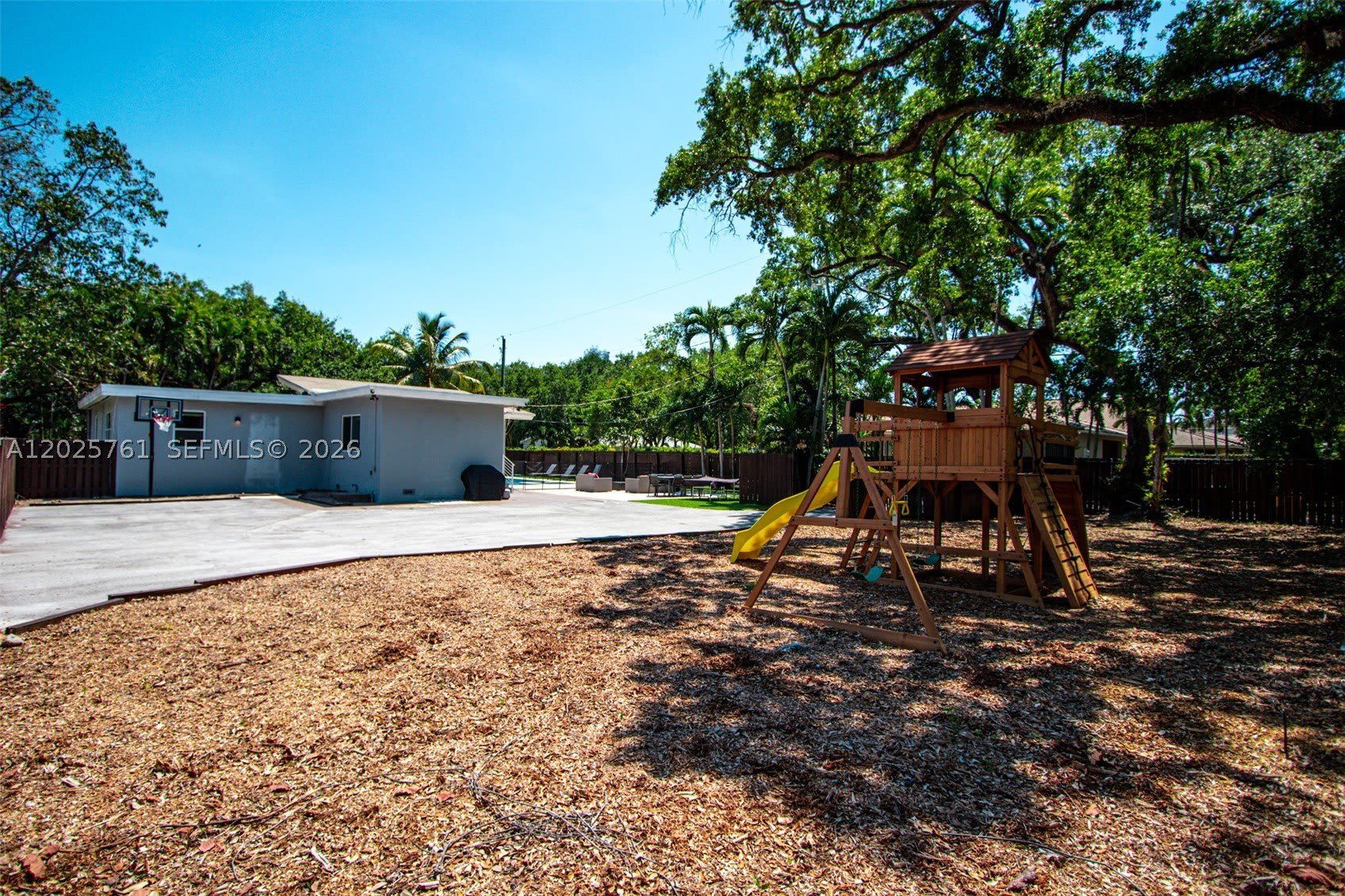 3981 SW 58th St – photo 2