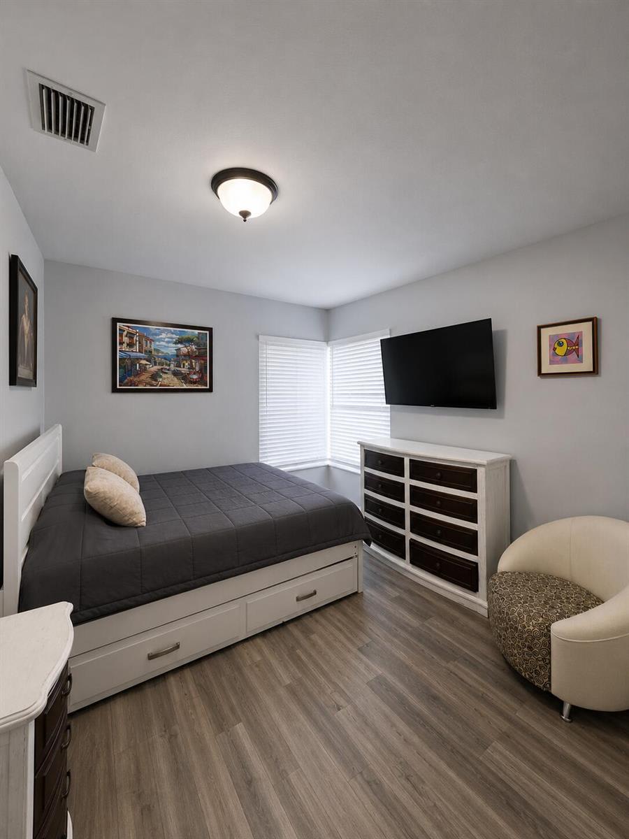3873 Northwest 2nd Court – photo 5