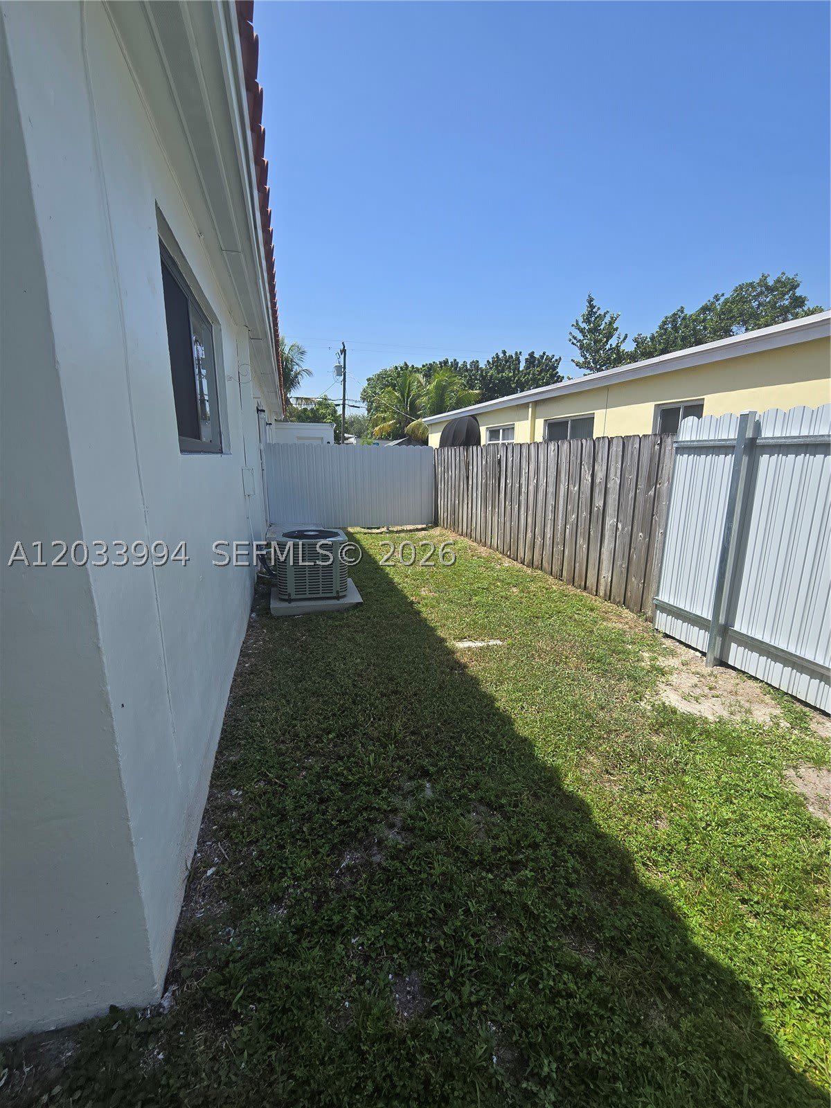 2080 NE 172nd St – photo 2