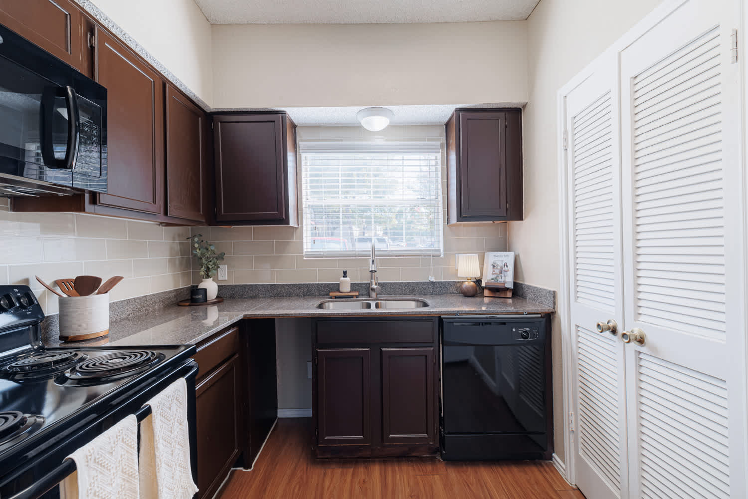 Summer Bend Apartments – photo 4