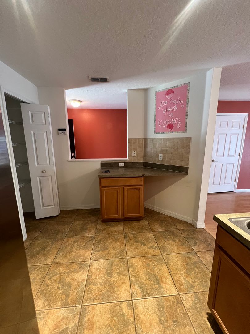 Charming 3-Bedroom Home in a Desirable Oviedo Location – photo 4
