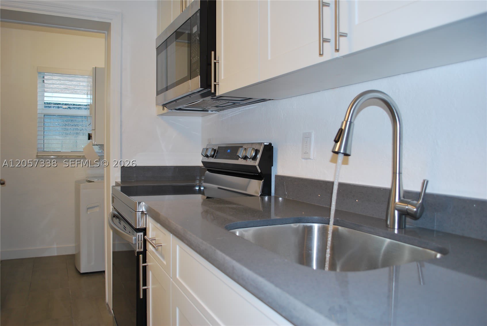 3641 NE 1st Ter – photo 3