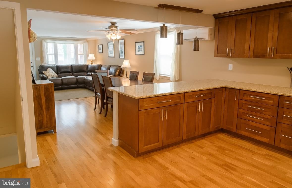 410 W 11TH Avenue – photo 4