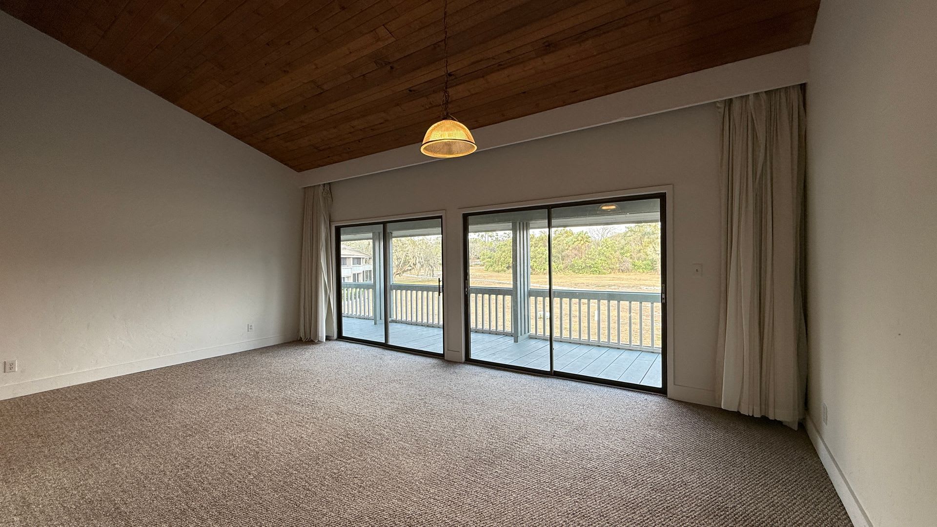 Quaint And Cozy 2 Bed 2 Bath 2Nd Floor Condo The Perfect Blend Of Comfort And Style – photo 3