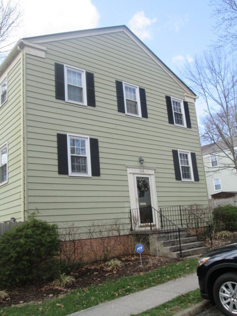 4 Bedroom 3 5 Bath 3 Level End Unit Townhouse – photo 1