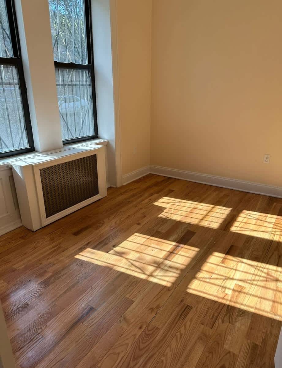 563 E 4th St – photo 2