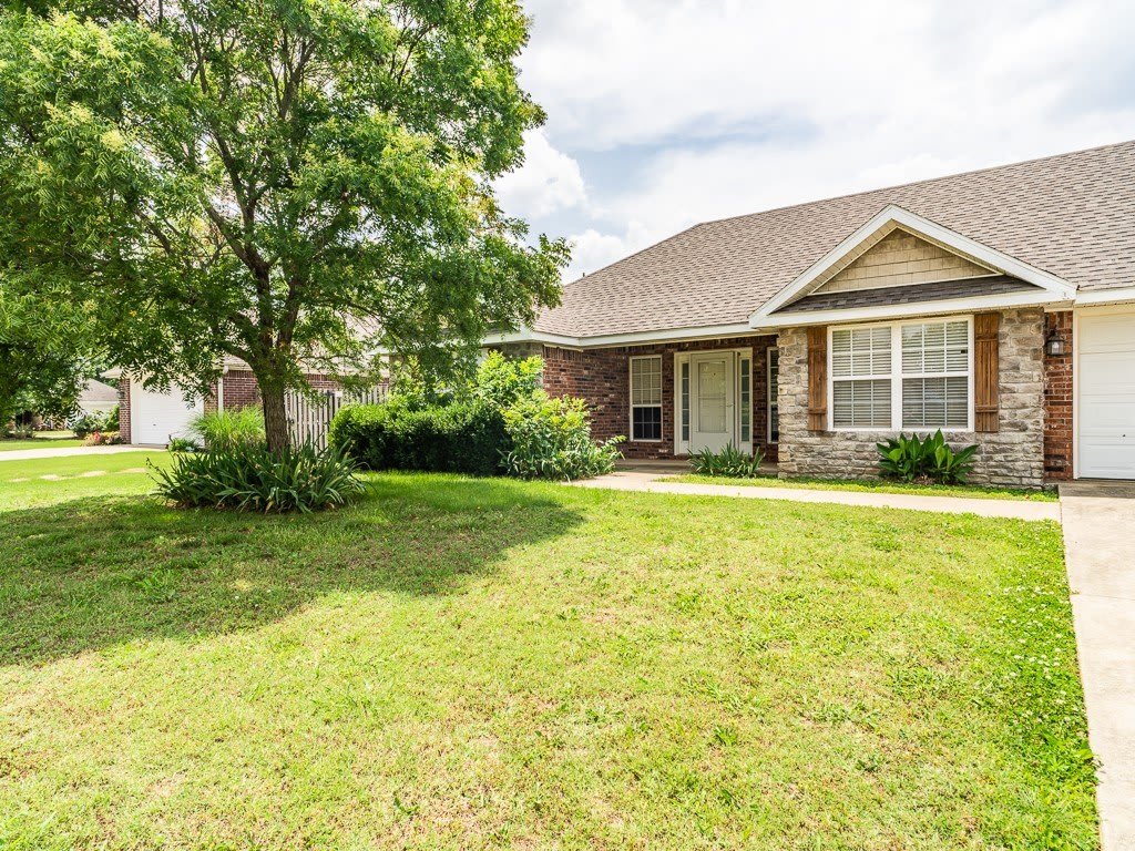 1393 St Claire – photo 2