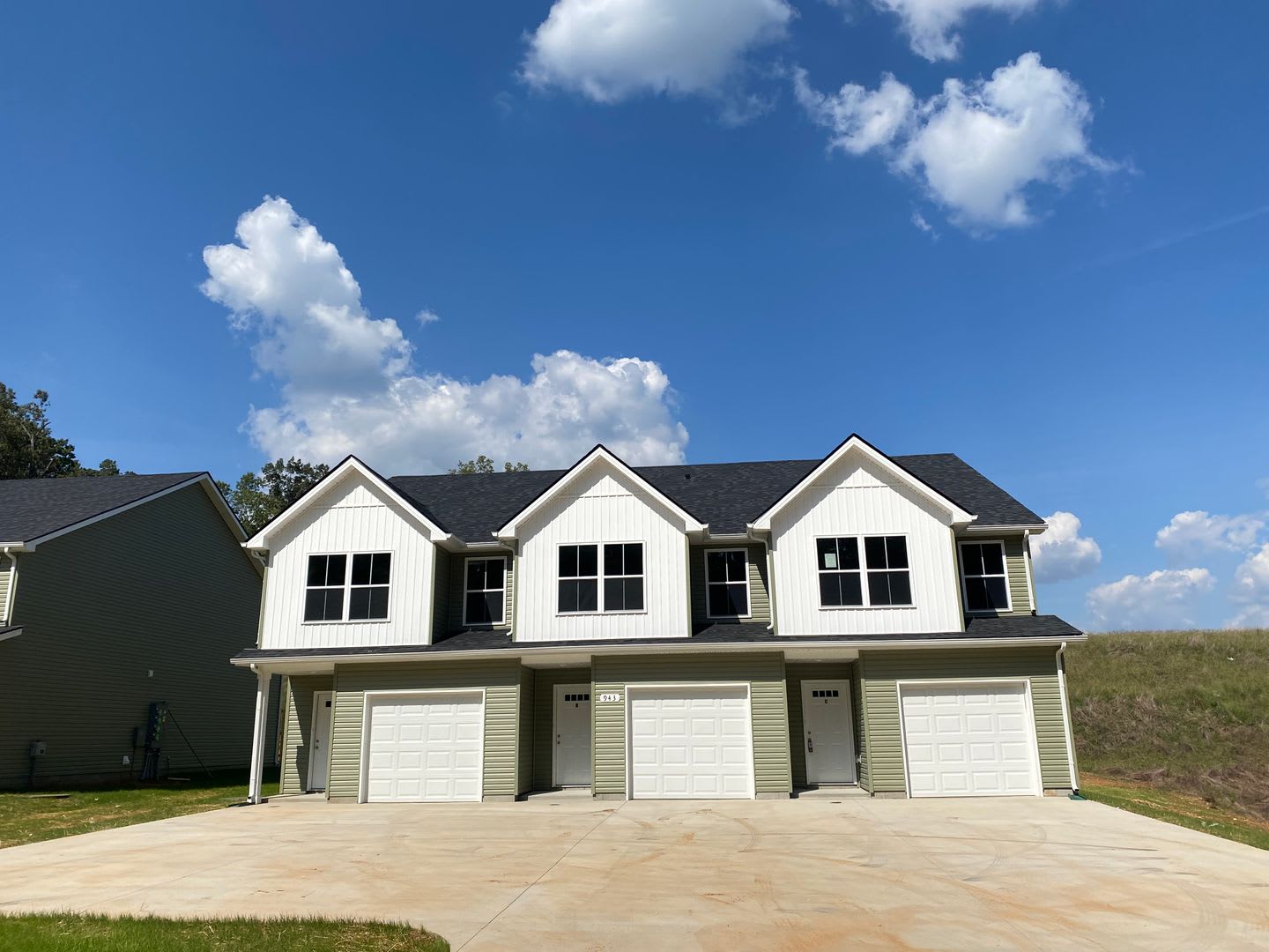 943 Center Rd – photo 1