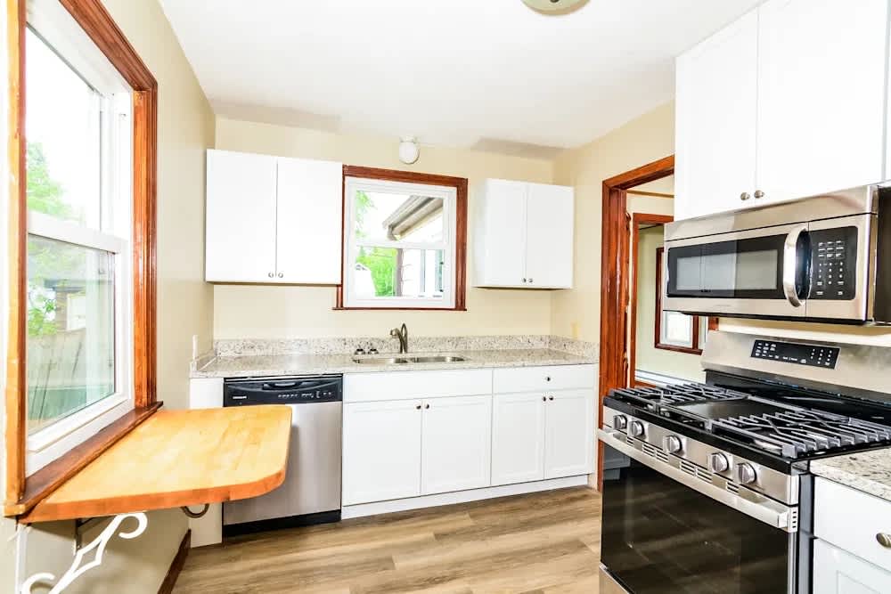 3728 Noble Ave N – photo 5