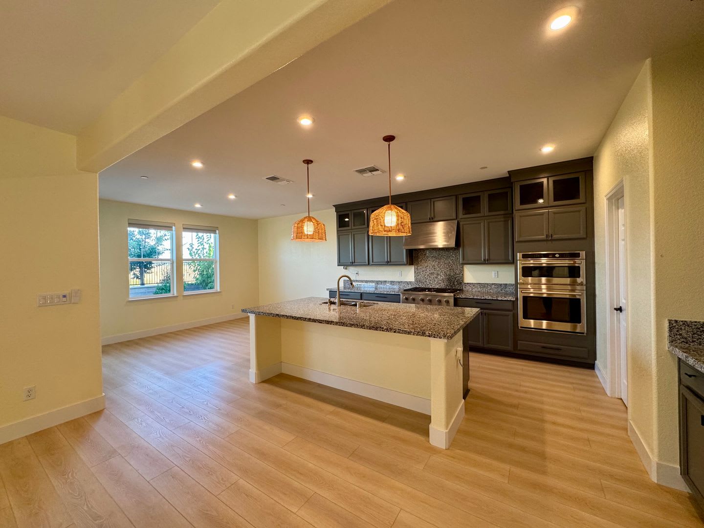 Beautiful 4 Bed 3 Bath 2 Story 2 Car Garage with Solar! – photo 4