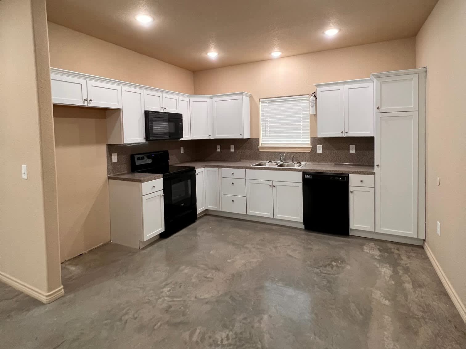 102 Hubbard St – photo 2