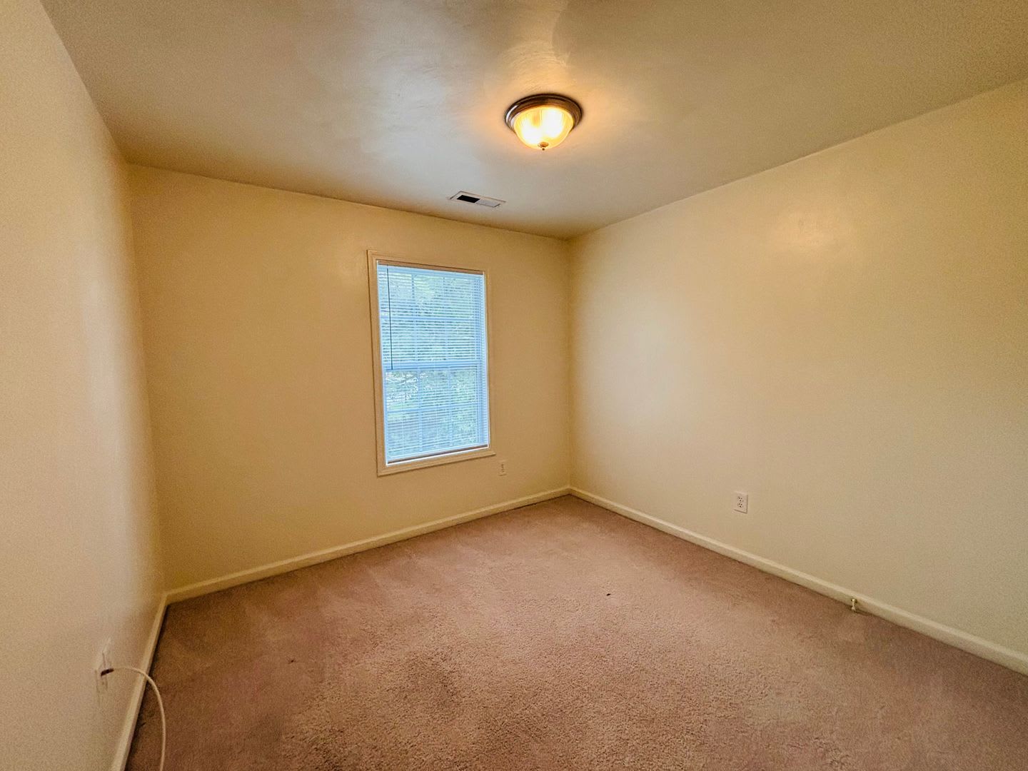 3 Bedroom 2.5 Bath Townhouse – photo 4