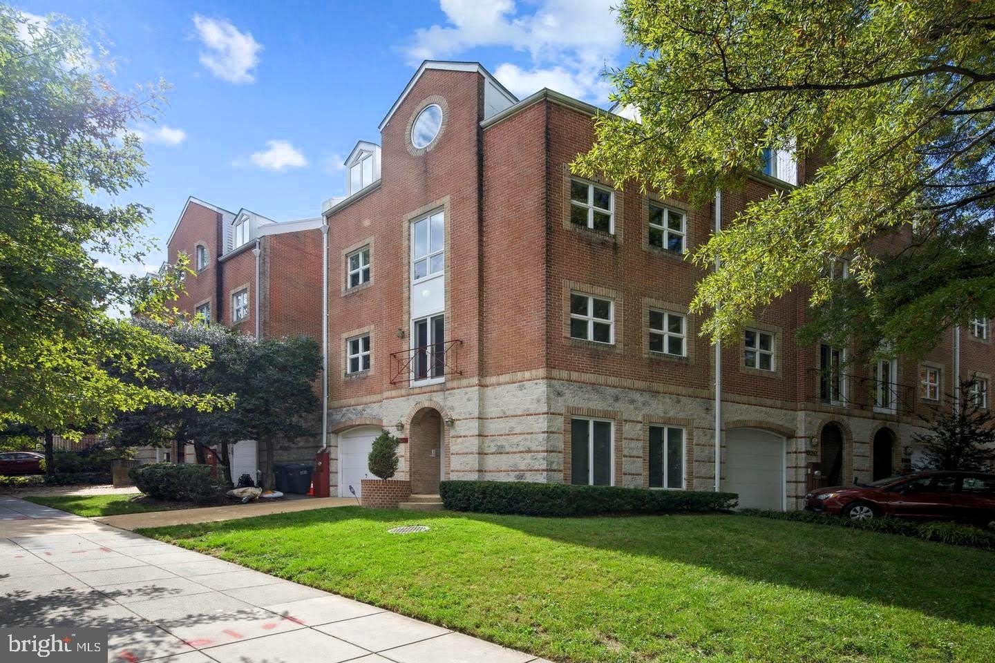 5330 Connecticut Ave Nw – photo 1