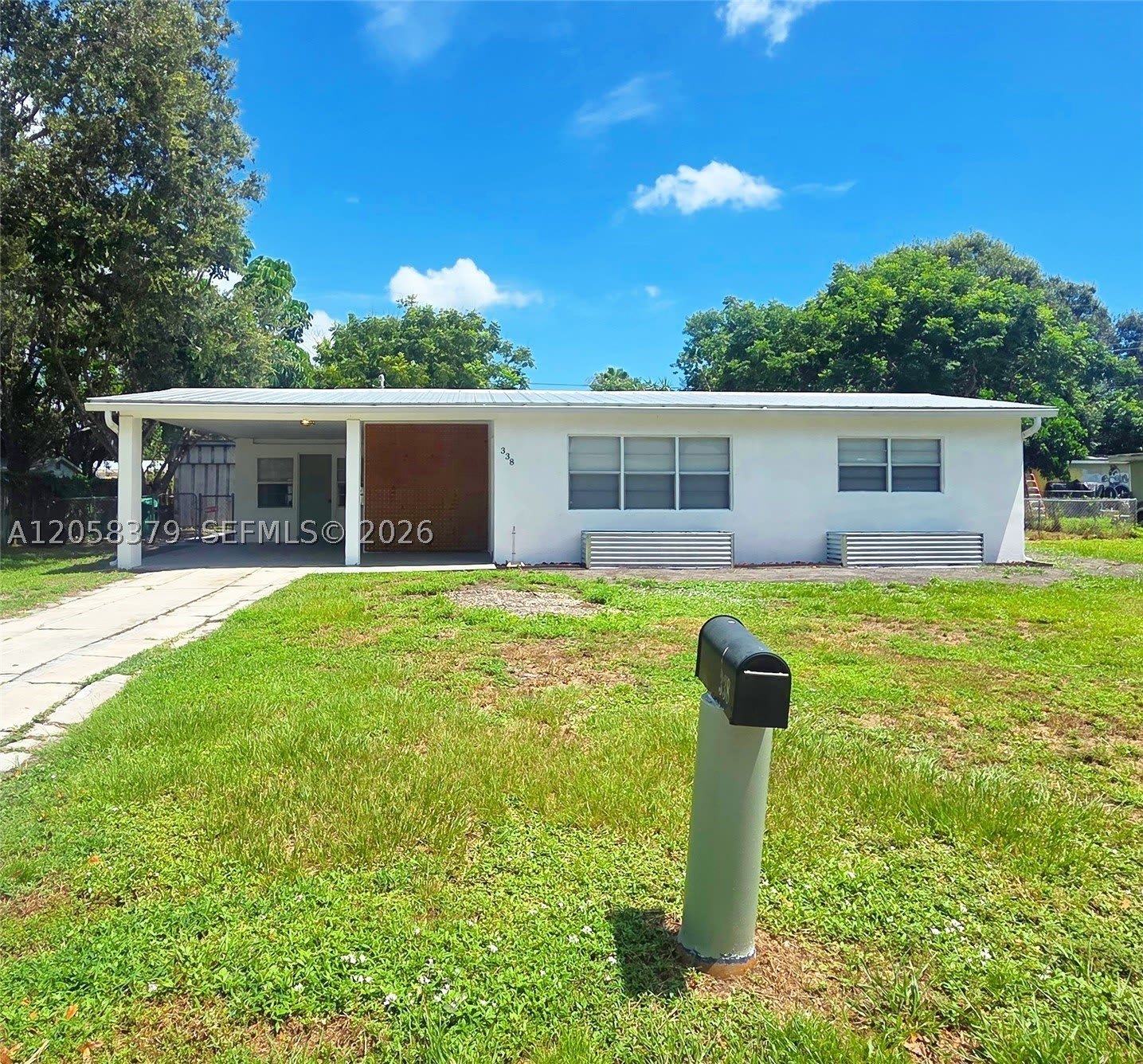338 Hosbine St – photo 1